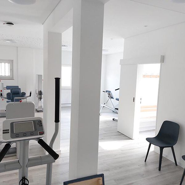 Blick Trainingsbereich Physiotherapie Urbach