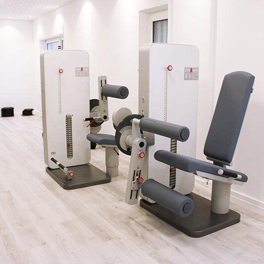 Physio Trainingsbereich Trainingsgeräte SP Urbach